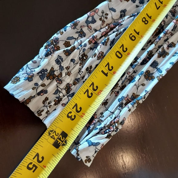 100% Viscose Prairie Top by Loft: Ann Taylor: Size M. - Picture 16 of 16